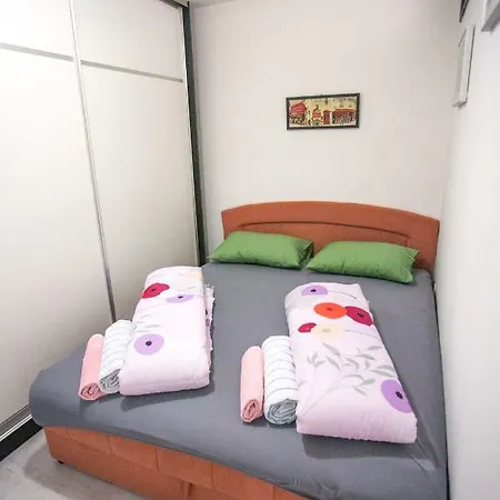 Apartman Pedro شقة *