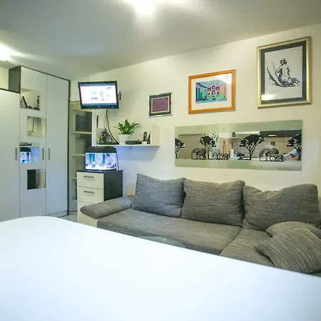 Apartman Pedro شقة *